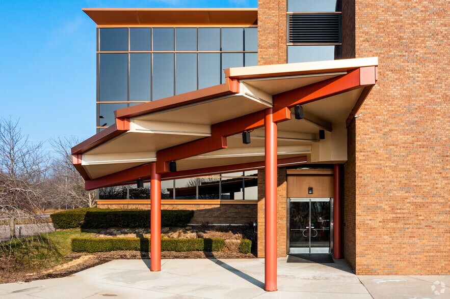 More Photos Of 21333 Haggerty Rd, Novi Office For Sale