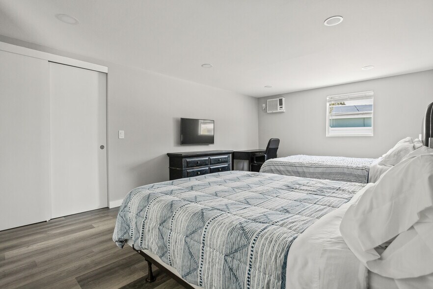 More Photos Of 8820 Rocky Creek Dr, Tampa Apartments For Sale