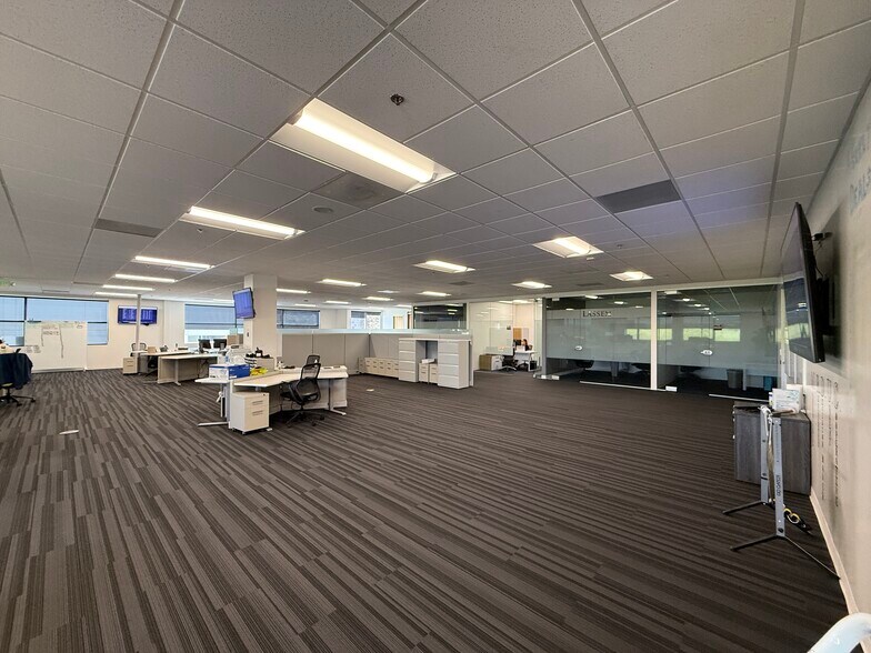 More Photos Of 990 Reserve Dr, Roseville Office For Sale