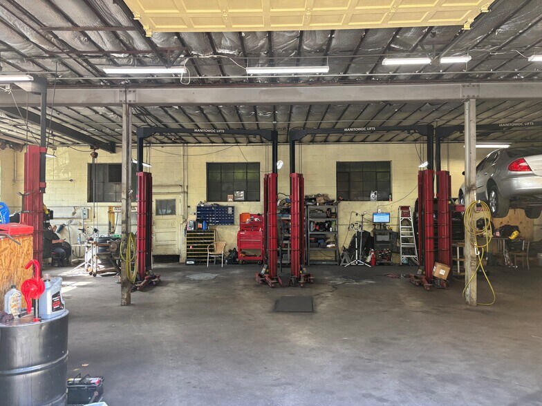 More Photos Of 445 Rochester Rd, Pittsburgh Auto Repair For Sale