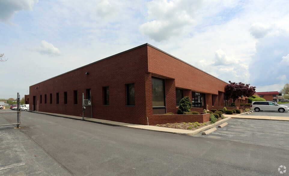 More Photos Of 7901 Beechcraft Ave, Gaithersburg Warehouse For Lease