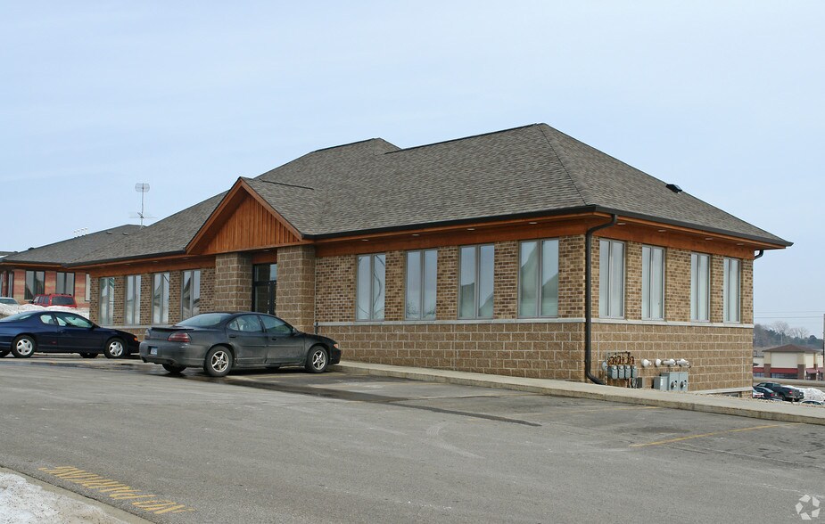 More Photos Of 2660 Superior Dr NW, Rochester Office For Sale