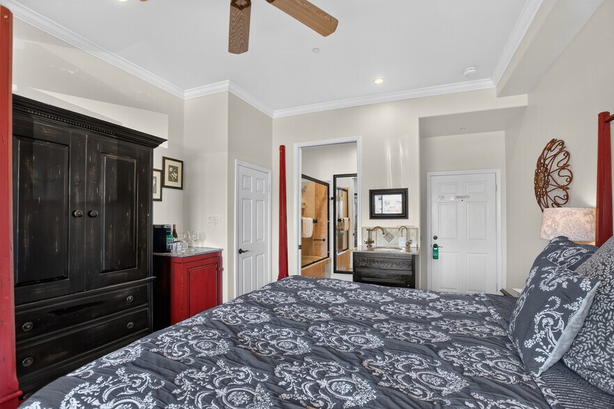 More Photos Of 95 S Ocean Ave, Cayucos Hospitality For Sale
