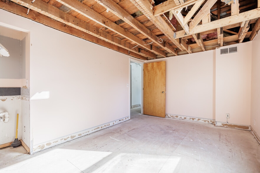 More Photos Of 5692 Pittsford Palmyra Rd, Pittsford Office Residential For Sale