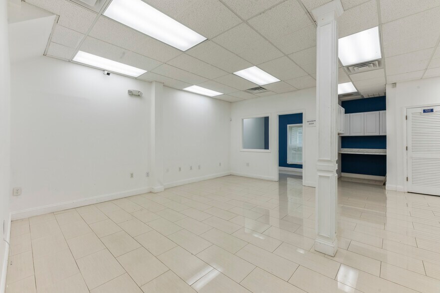 More Photos Of 32 Jefferson Plz, Princeton Medical For Sale