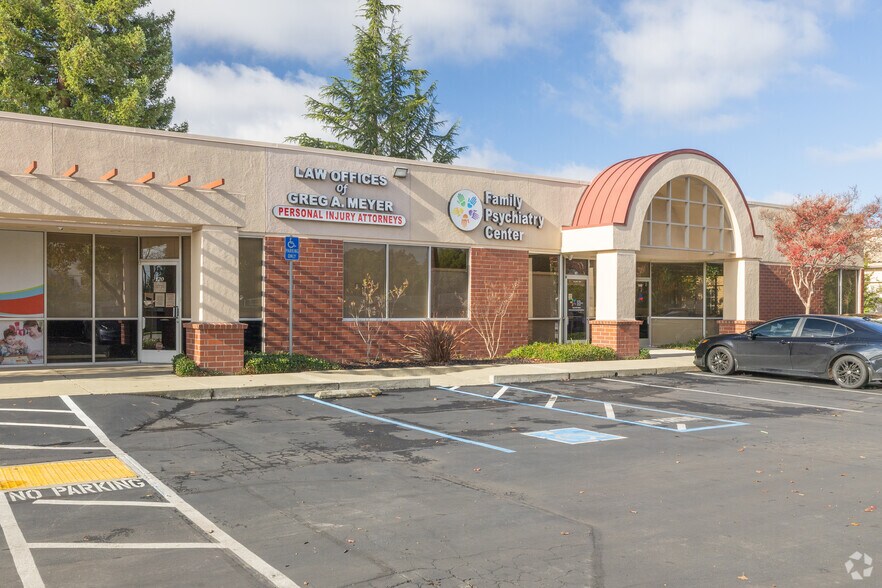 More Photos Of 9370 W Stockton Blvd, Elk Grove Office For Lease