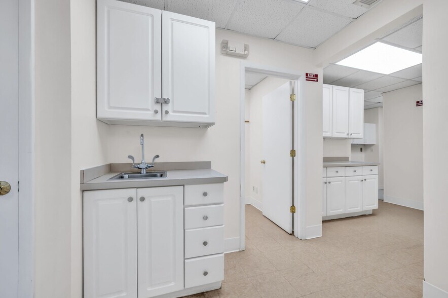 More Photos Of 102-104 S Main St, Manville Office Residential For Lease