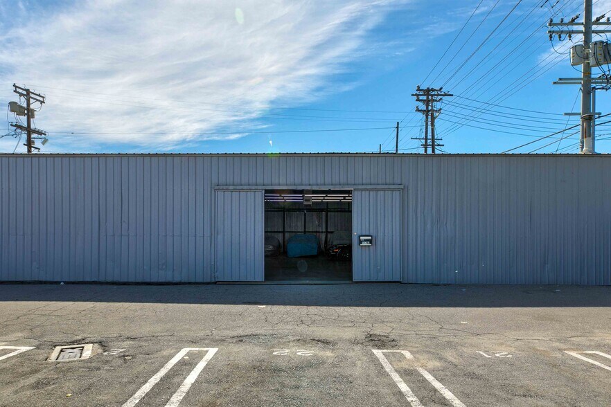More Photos Of 11782 Sheldon St, Sun Valley Warehouse For Lease