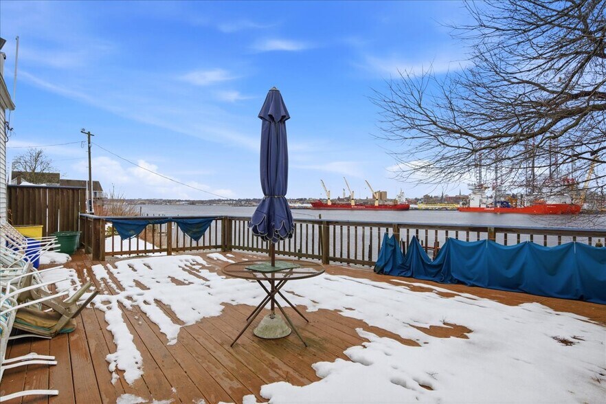 More Photos Of 53 Thames St, Groton Marina For Sale
