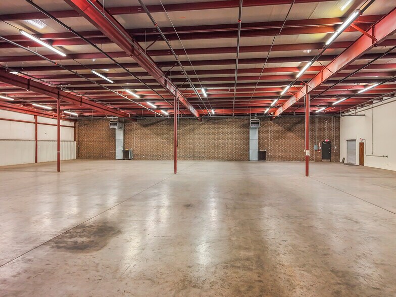 More Photos Of 623 Southwest St, High Point Warehouse For Lease