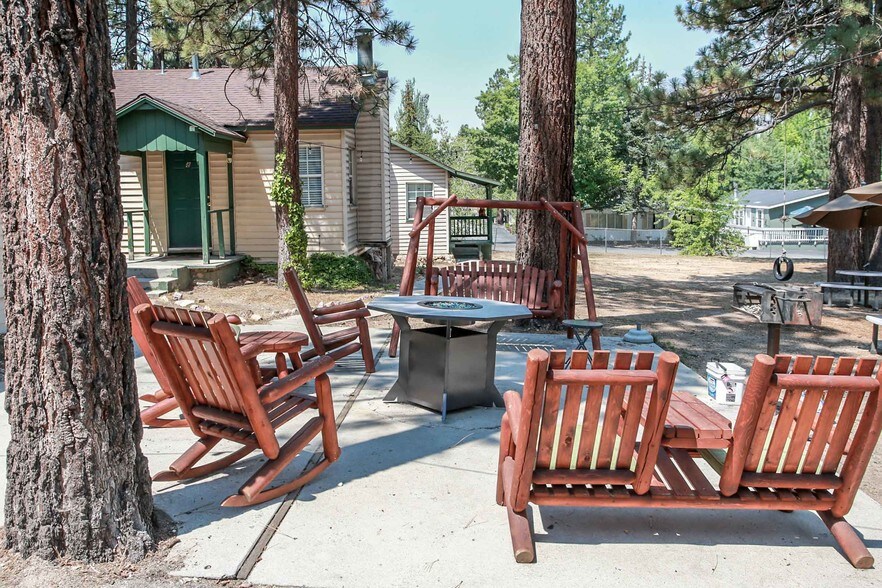 More Photos Of 586 Main St, Big Bear Lake Hotel For Sale