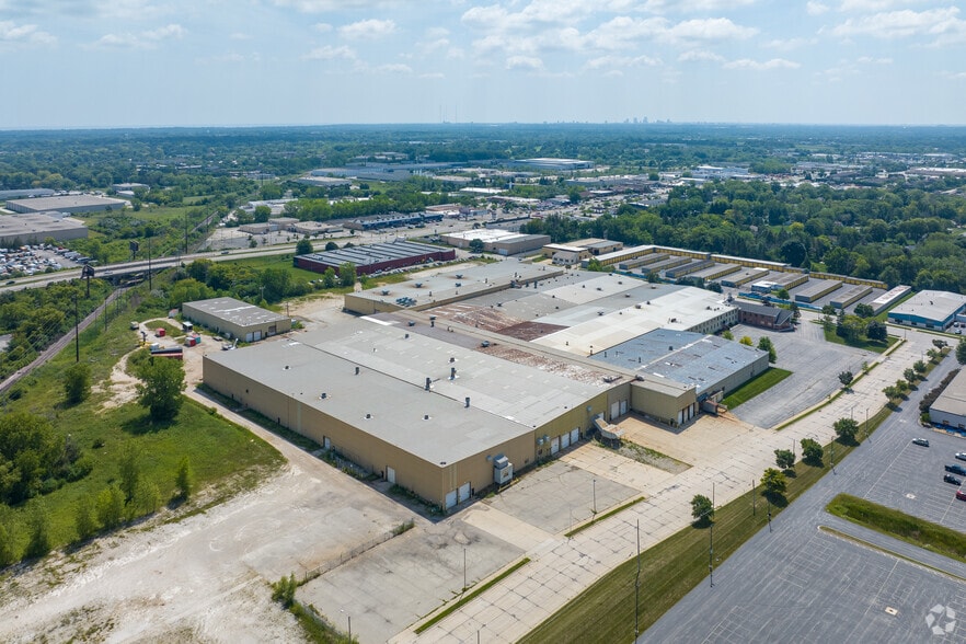 More Photos Of 7900 W Tower Ave, Milwaukee Manufacturing For Sale