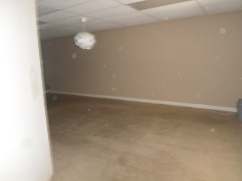 More Photos Of 5832 W San Miguel Ave, Glendale General Retail For Lease