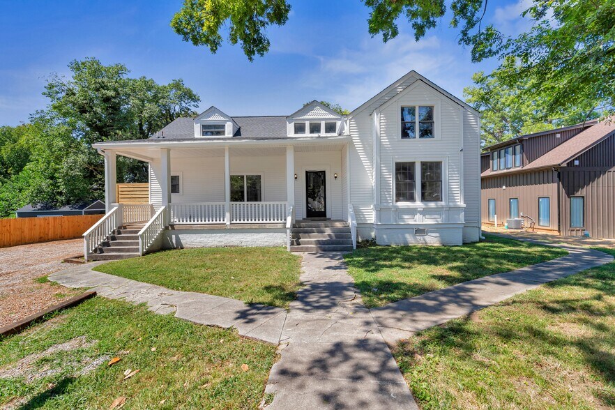 Primary Photo Of 928 Mcferrin Ave, Nashville Office Residential For Lease