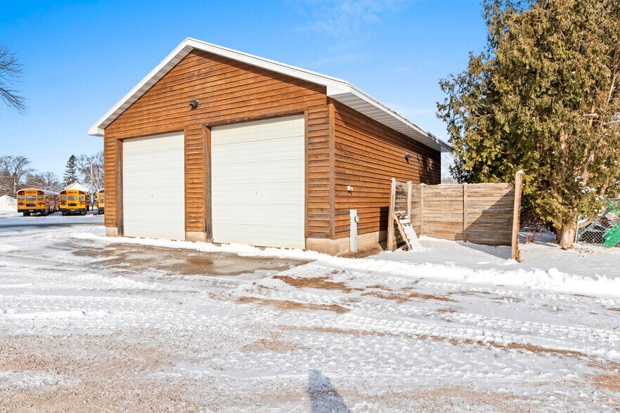 More Photos Of 537 Caldwell Ave, Oconto Falls Office For Sale