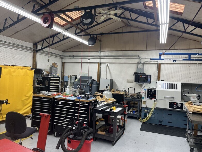 More Photos Of 3320 McLemore Dr, Pensacola Flex For Sale