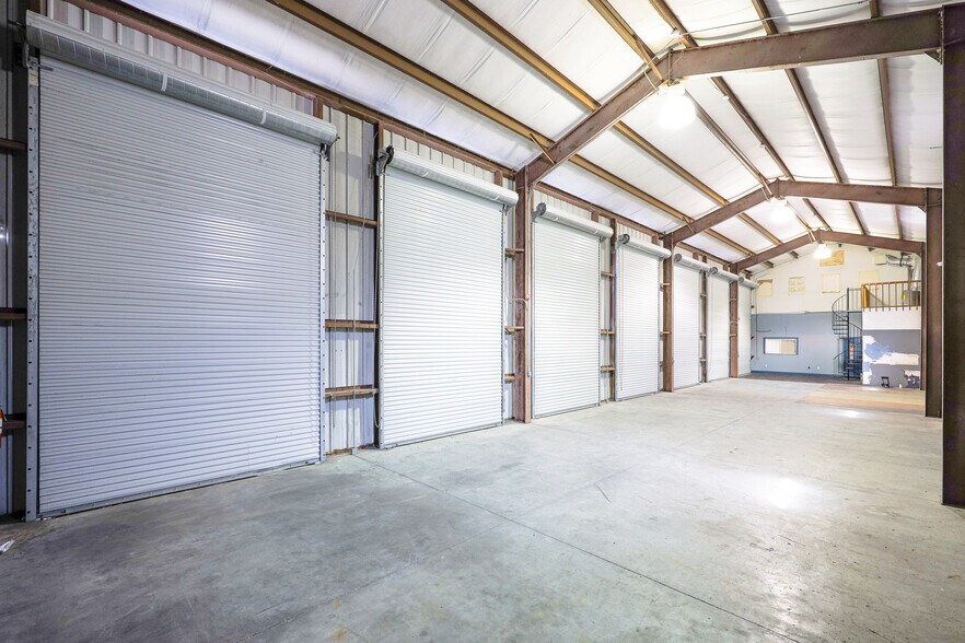 More Photos Of 9010 Astronaut Blvd, Cape Canaveral Warehouse For Sale