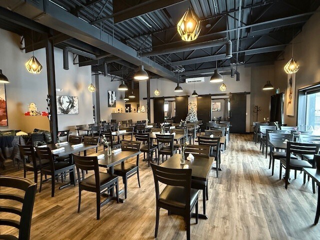 More Photos Of 8 Asa st, Kemptville Restaurant For Sale