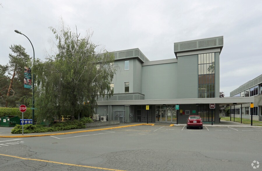 More Photos Of 4464 Markham St, Saanich Office For Lease
