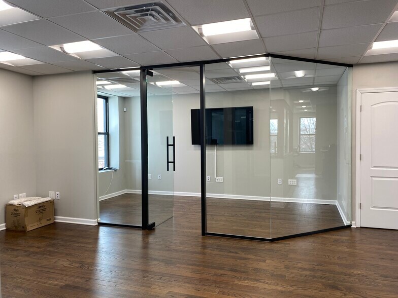 More Photos Of 87 New Dorp Plaza, Staten Island Loft Creative Space For Lease