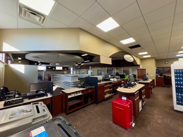 More Photos Of 640 N Fountain Ave, Springfield Freestanding For Sale