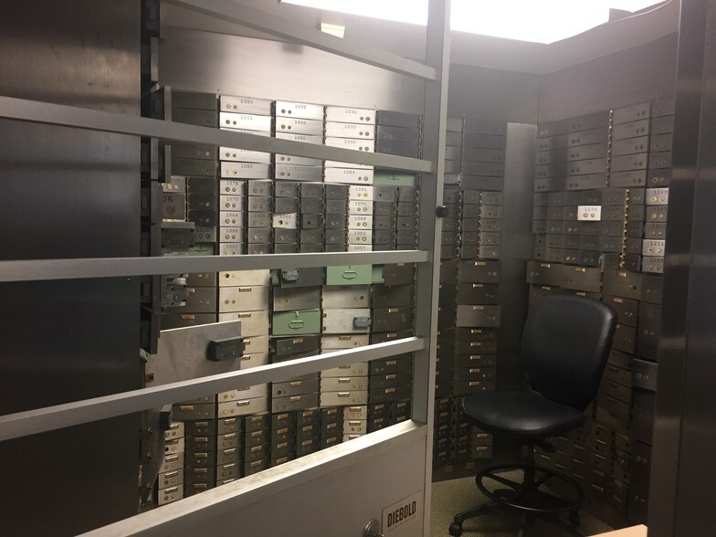 More Photos Of 5385 Veterans Pky, Columbus Freestanding For Sale