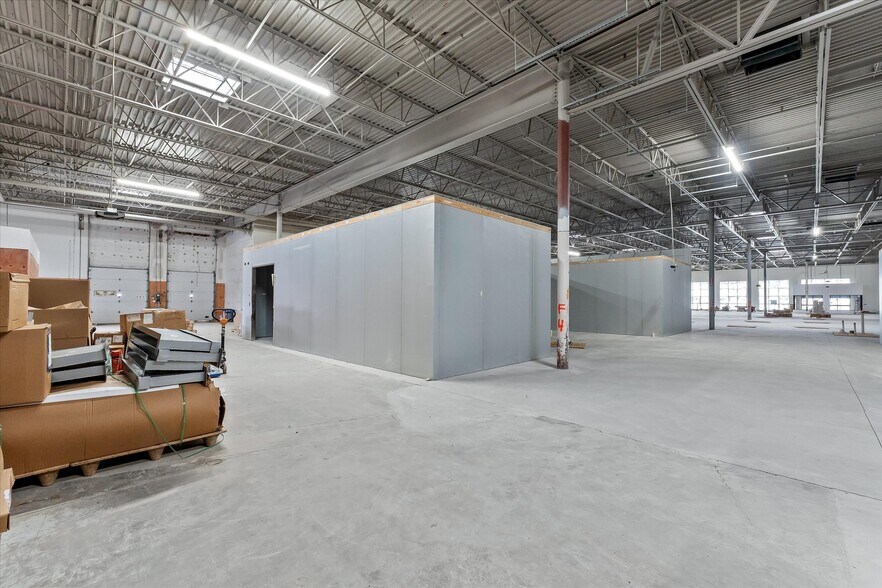 More Photos Of 2651 S Rochester Rd, Rochester Hills General Retail For Lease