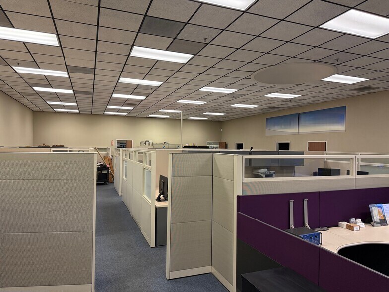 More Photos Of 3275-3281 Grande Vista Dr, Newbury Park Manufacturing For Sale