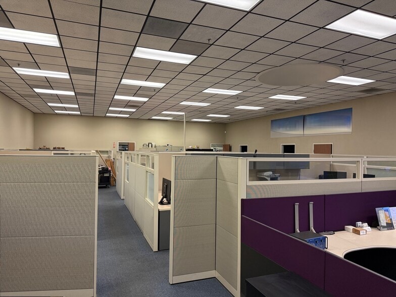 More Photos Of 3275-3281 Grande Vista Dr, Newbury Park Manufacturing For Sale