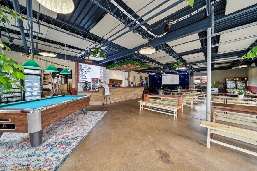 More Photos Of 704 Dawn St, Richmond Warehouse For Sale