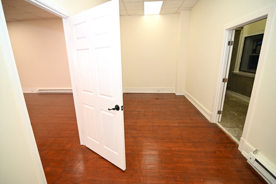 More Photos Of 227 E Baltimore St, Baltimore Storefront Retail Residential For Lease