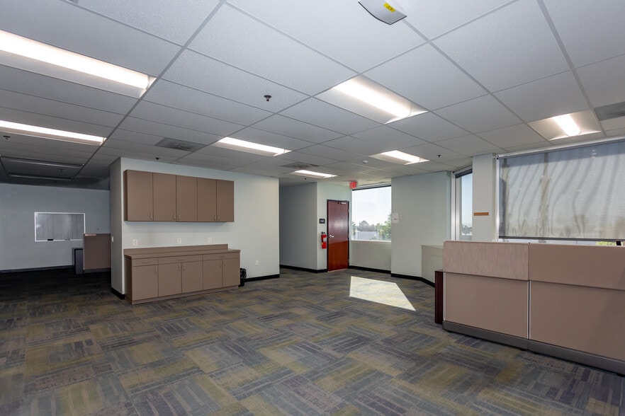 More Photos Of 10730 Bell Ct, Rancho Cucamonga Warehouse For Lease