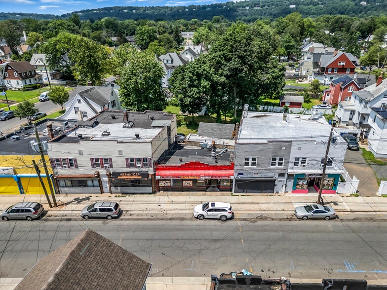 More Photos Of 1011 E 2nd St, Plainfield Storefront For Sale