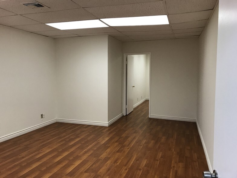 More Photos Of 512 E Wilson Ave, Glendale Office For Lease