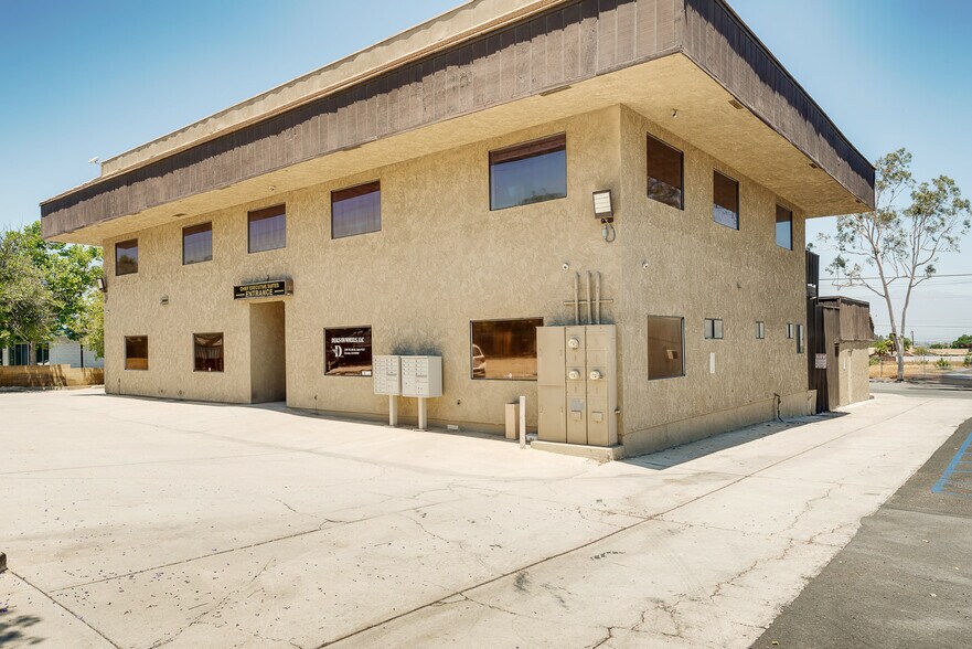 More Photos Of 1344 W 6th St, Corona Office For Sale