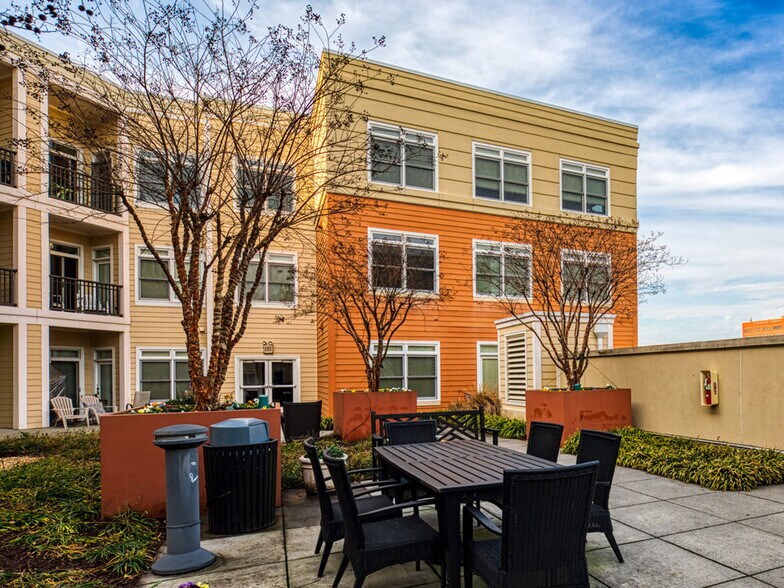 More Photos Of 670 Downey Green, Hampton Apartments For Sale