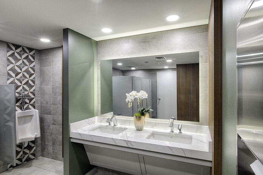 More Photos Of 100 N Central Expy, Richardson Office For Lease