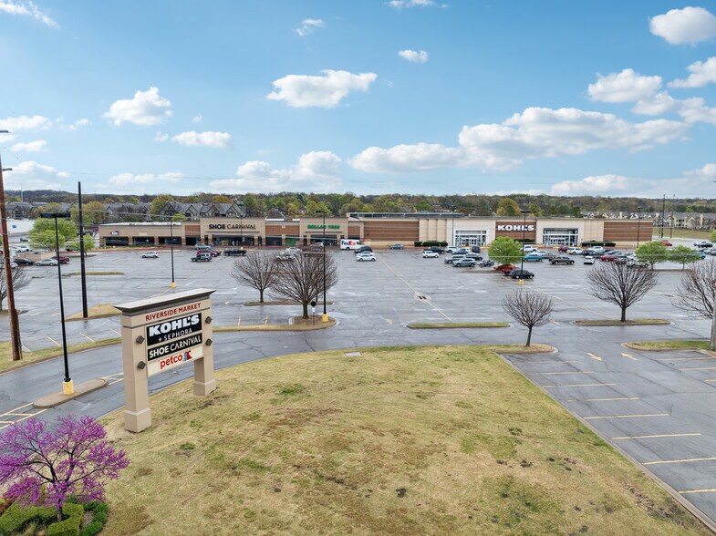 More Photos Of 9595 S Delaware Ave, Tulsa Unknown For Lease