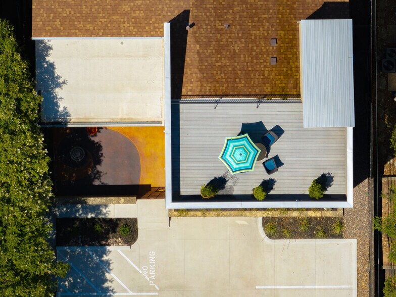 More Photos Of 900 W North Loop Blvd, Austin Loft Creative Space For Sale