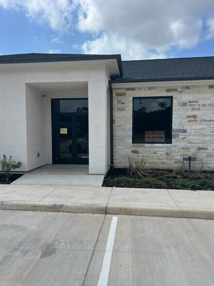 More Photos Of 13803 Madera Run, Humble Office For Sale