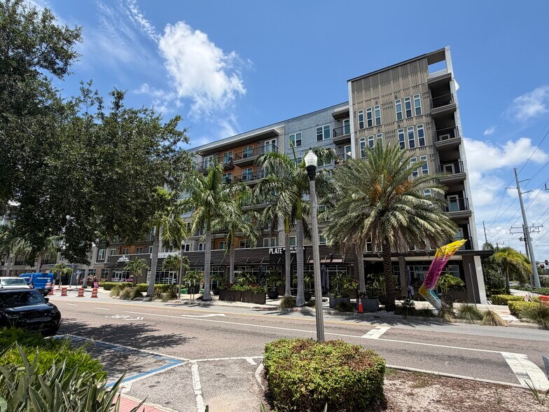 More Photos Of 1610 Central Ave, Saint Petersburg Storefront For Lease