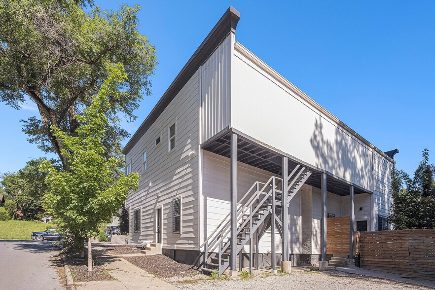 More Photos Of 2601-2603 N 45th St, Omaha Office Residential For Sale