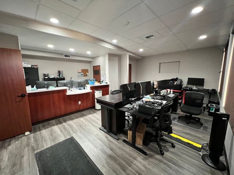 More Photos Of 4000 San Dimas St, Bakersfield General Retail For Sale