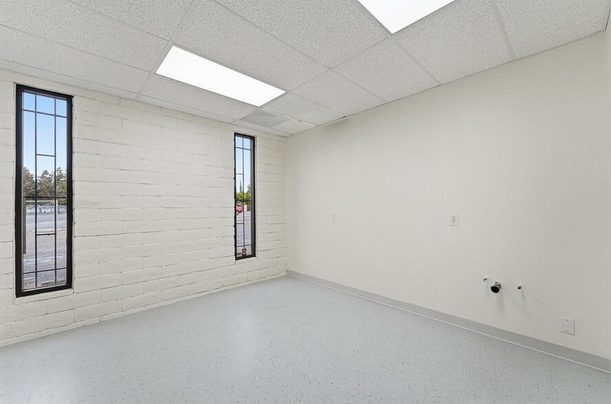 More Photos Of 6006 N El Dorado St, Stockton Office For Sale