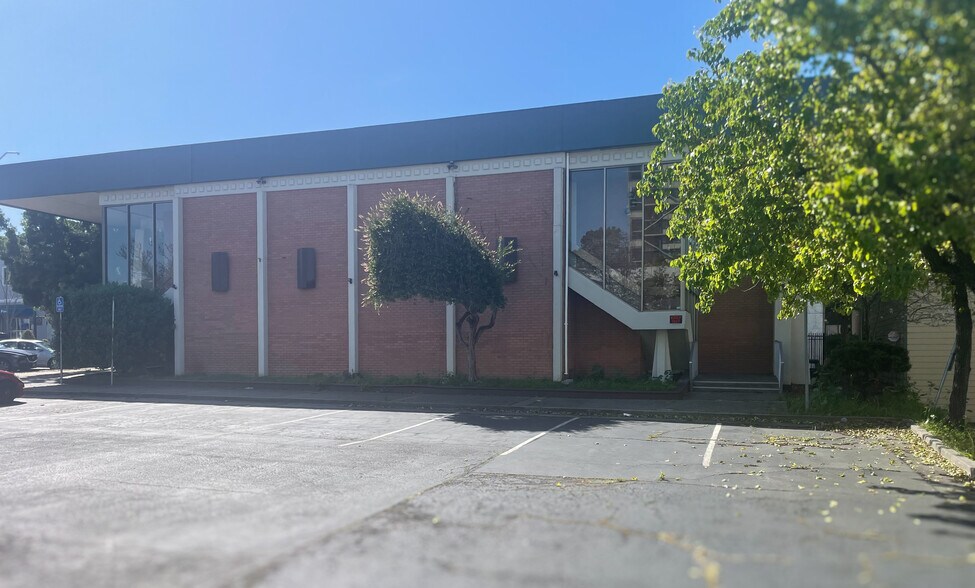 More Photos Of 250 Georgia St, Vallejo Office For Sale