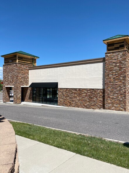 More Photos Of 19585 Hess Rd, Parker Storefront For Lease