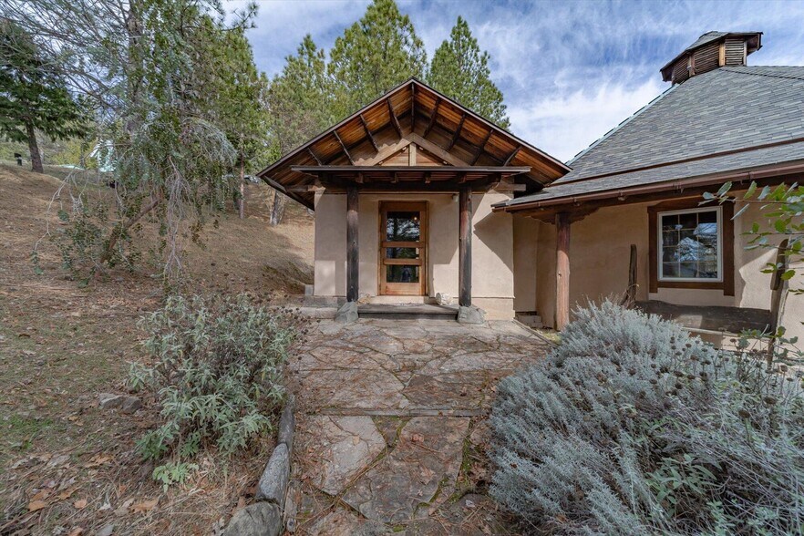 More Photos Of 220 Harmony Ln, Garberville Specialty For Sale