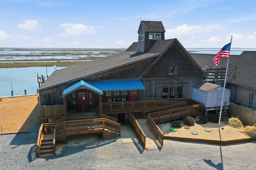 Primary Photo Of 17 Atlantic Ave, Wachapreague Restaurant For Sale