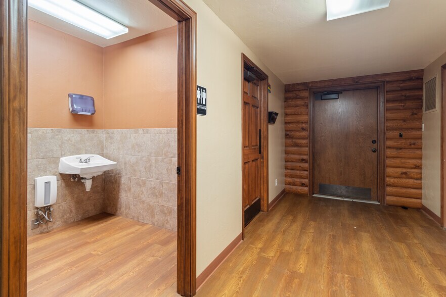 More Photos Of 116 E Robert S Kerr Blvd, Wynnewood Medical For Sale