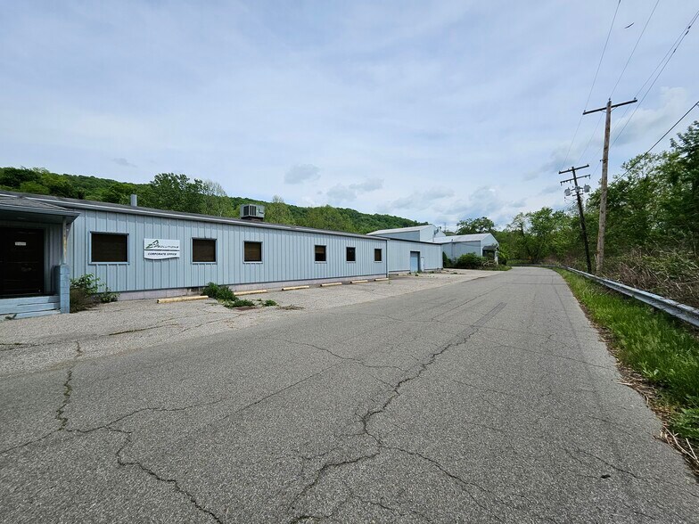 More Photos Of 1020 Industrial Park Rd, New Cumberland Warehouse For Sale